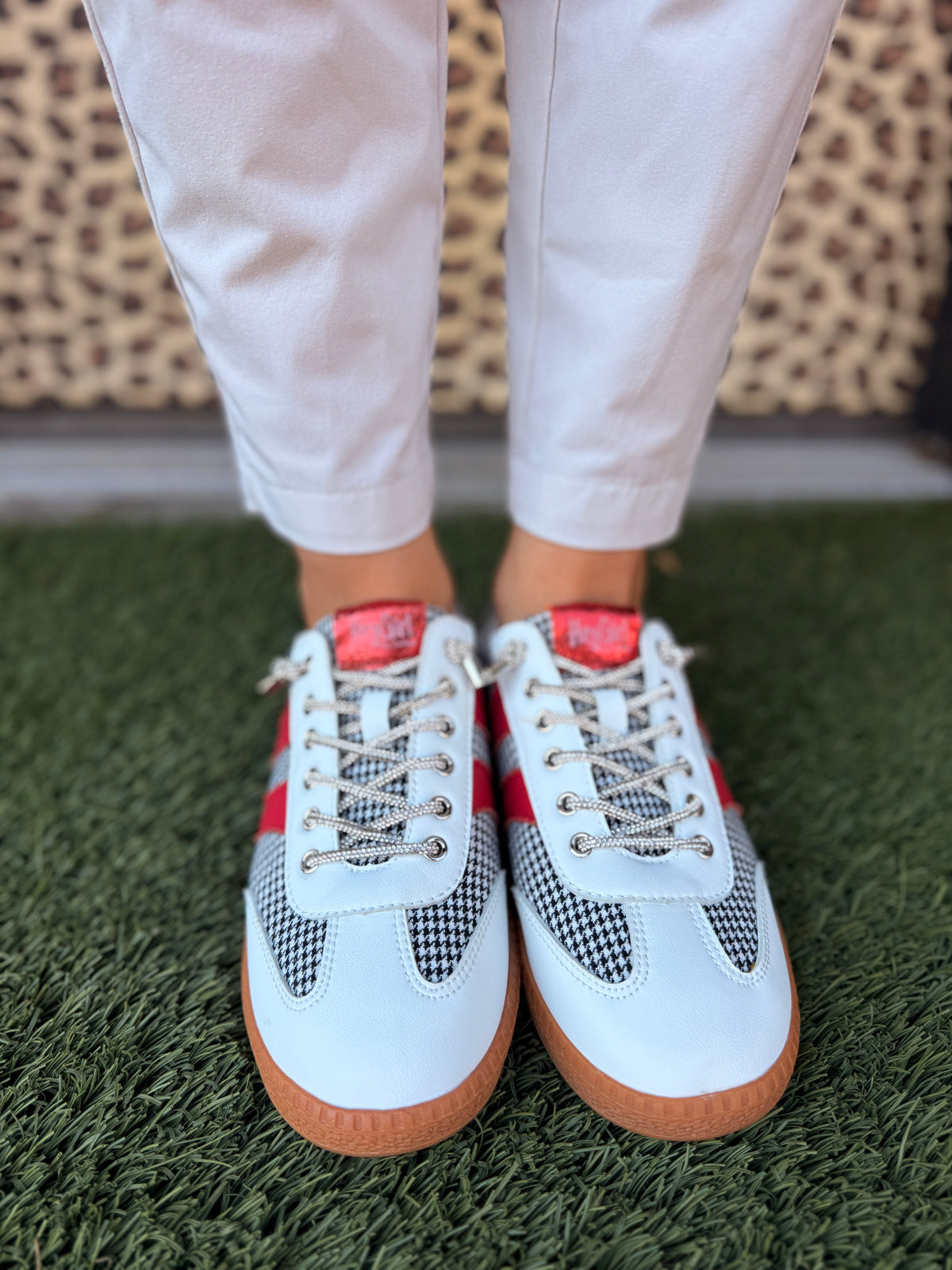 Heads up Houndstooth